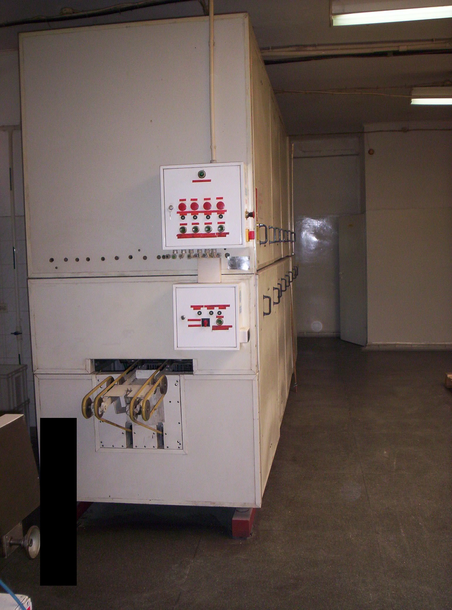 Cooling tunnel for wafers